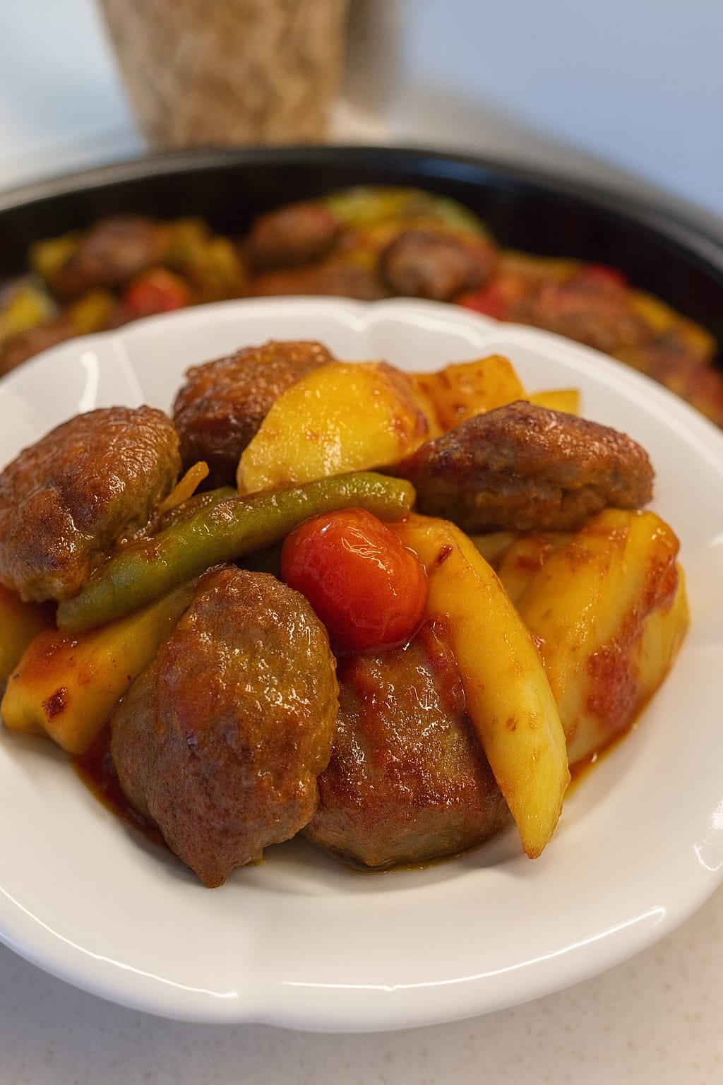 Fırında Soslu Köfte Patates Tarifi