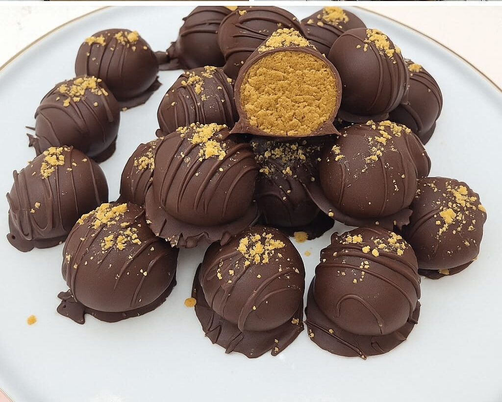 Tahinli Çikolata Kaplı Leblebi Topları
